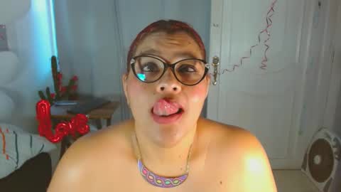 Snapshot of selenna1 chatting on 02-15-25, 08:22 Selenna1 online show from 02-15-25, 08:22
