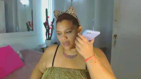 Snapshot of selenna1 chatting on 02-28-25, 01:36 Selenna1 online show from 02-28-25, 01:36