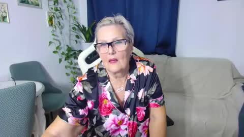 Selenna online show from 11-26-25, 06:31