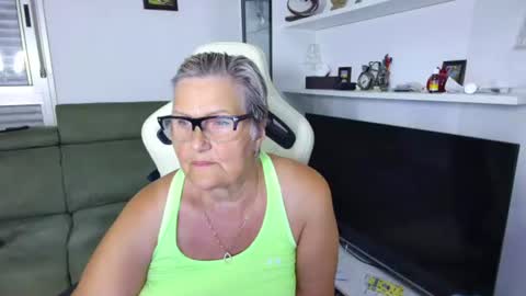Snapshot of selenna57 chatting on 06-18-26, 05:28 Selenna online show from 06-18-26, 05:28