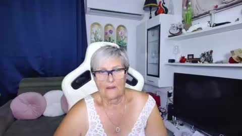 Snapshot of selenna57 chatting on 07-29-26, 05:33 Selenna online show from 07-29-26, 05:33