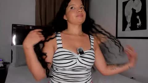 Snapshot of selhenah chatting on 02-25-26, 11:31 S e l e n a h online show from 02-25-26, 11:31