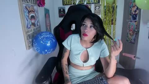 Snapshot of selina_kyl3 chatting on 12-31-24, 01:57 Selinna Kyle online show from 12-31-24, 01:57