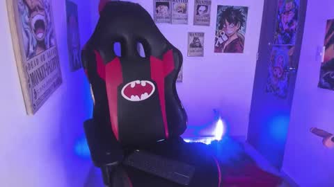 Snapshot of selina_kyl3 chatting on 01-21-25, 04:10 Selinna Kyle online show from 01-21-25, 04:10