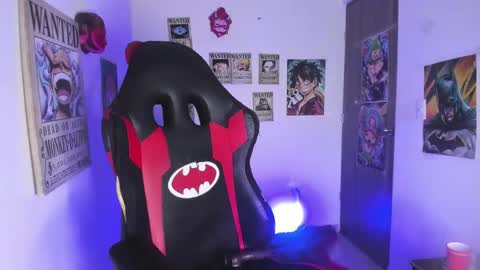 Snapshot of selina_kyl3 chatting on 02-15-25, 05:51 Selinna Kyle online show from 02-15-25, 05:51