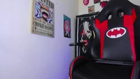 Snapshot of selina_kyl3 chatting on 10-10-25, 12:31 Selinna Kyle online show from 10-10-25, 12:31