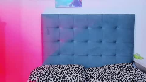 Snapshot of seline_wolf chatting on 09-15-25, 11:05 Selene online show from 09-15-25, 11:05