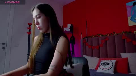 Nicole online show from 02-11-25, 01:41