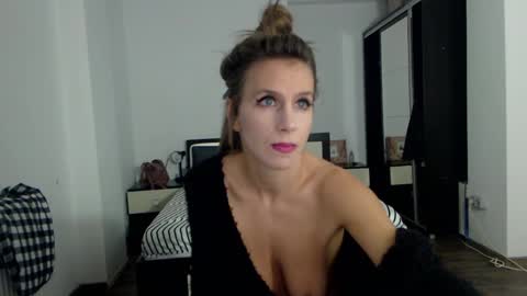 sellena_angels online show from 01-27-25, 01:52