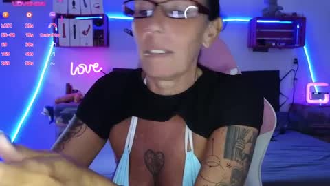 Snapshot of selvaggia_del_caribe chatting on 12-04-24, 04:38 Selvaggia Del Caribe online show from 12-04-24, 04:38