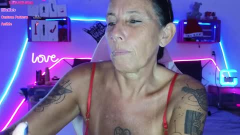 Snapshot of selvaggia_del_caribe chatting on 12-11-24, 04:09 Selvaggia Del Caribe online show from 12-11-24, 04:09