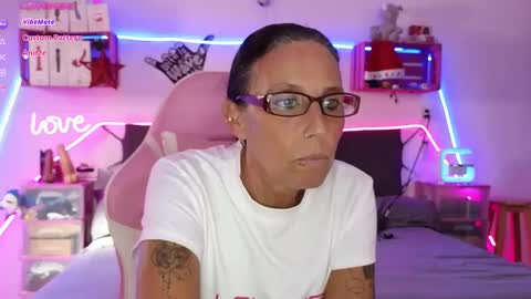 Snapshot of selvaggia_del_caribe chatting on 12-12-24, 07:48 Selvaggia Del Caribe online show from 12-12-24, 07:48