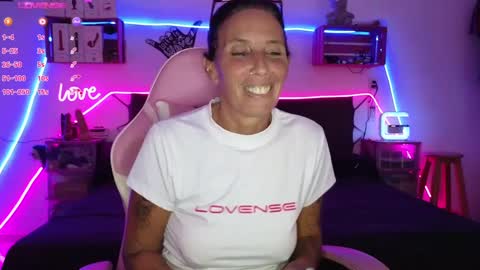 Snapshot of selvaggia_del_caribe chatting on 01-10-25, 08:37 Selvaggia Del Caribe online show from 01-10-25, 08:37