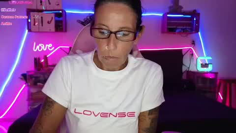 Snapshot of selvaggia_del_caribe chatting on 01-14-25, 08:48 Selvaggia Del Caribe online show from 01-14-25, 08:48