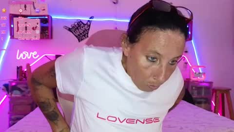 Snapshot of selvaggia_del_caribe chatting on 01-27-25, 08:49 Selvaggia Del Caribe online show from 01-27-25, 08:49