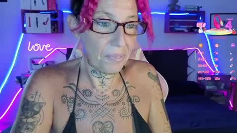 Snapshot of selvaggia_del_caribe chatting on 09-30-25, 04:23 Selvaggia Del Caribe online show from 09-30-25, 04:23