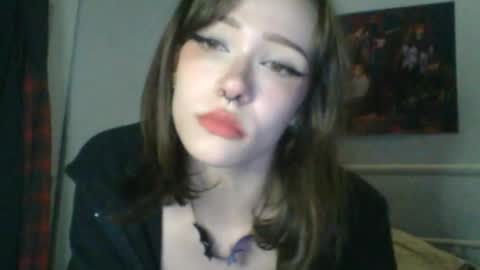 Snapshot of sendforesme chatting on 01-25-25, 02:15 goddess esme online show from 01-25-25, 02:15