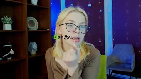 Snapshot of sendi_cais chatting on 01-15-26, 07:35 Sendi online show from 01-15-26, 07:35