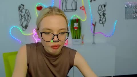 Snapshot of sendi_cais chatting on 02-20-26, 12:27 Sendi online show from 02-20-26, 12:27