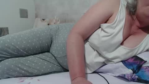 Snapshot of seniorita333 chatting on 12-14-24, 10:13 Lenna online show from 12-14-24, 10:13