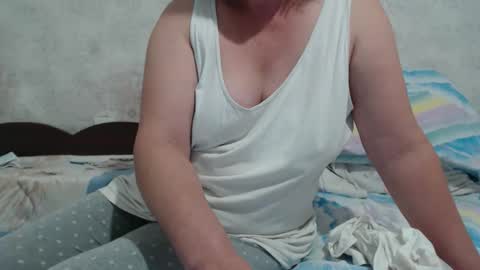 Snapshot of seniorita333 chatting on 10-06-25, 08:56 Lenna online show from 10-06-25, 08:56