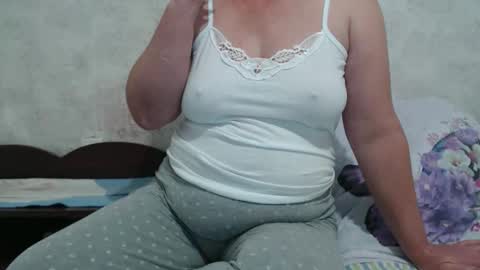 Snapshot of seniorita333 chatting on 10-15-25, 05:51 Lenna online show from 10-15-25, 05:51