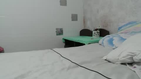 Snapshot of seniorita333 chatting on 12-04-25, 06:23 Lenna online show from 12-04-25, 06:23