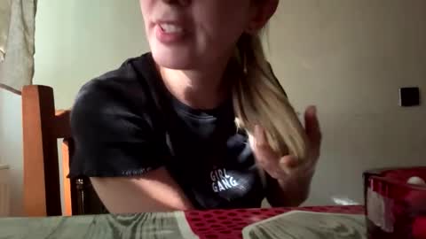 Snapshot of sennya_hayes chatting on 10-07-25, 12:13 Sennya online show from 10-07-25, 12:13