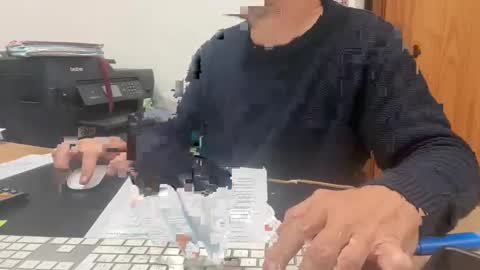 Snapshot of sens3439 chatting on 10-20-25, 08:09 sens3439 online show from 10-20-25, 08:09