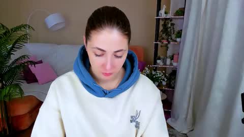 sensitiveheartt online show from 10-05-25, 04:16