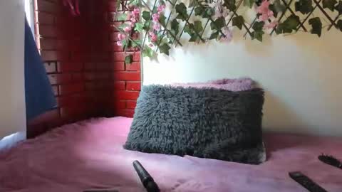 Snapshot of sensual_crital chatting on 02-19-26, 06:48 cristal online show from 02-19-26, 06:48