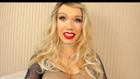 Snapshot of sensual_miss_mia chatting on 01-24-25, 07:49 Mia online show from 01-24-25, 07:49