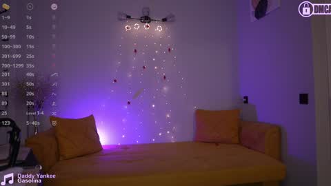 Snapshot of sensualica chatting on 12-14-24, 10:07 Lica online show from 12-14-24, 10:07