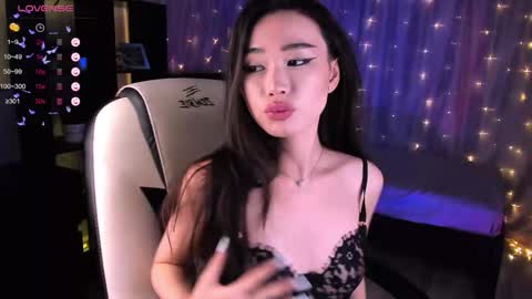 Snapshot of sensualily chatting on 12-06-24, 07:45 Kiki online show from 12-06-24, 07:45