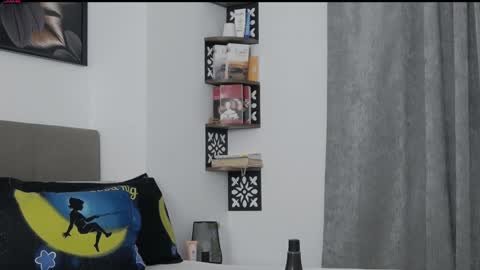 Snapshot of sensualwoman4u chatting on 01-18-25, 05:59 Tina online show from 01-18-25, 05:59