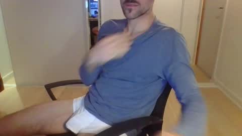 Snapshot of sensuasculine chatting on 01-08-25, 08:16 Matt online show from 01-08-25, 08:16
