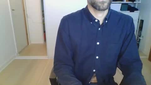 Snapshot of sensuasculine chatting on 09-18-25, 09:44 Matt online show from 09-18-25, 09:44