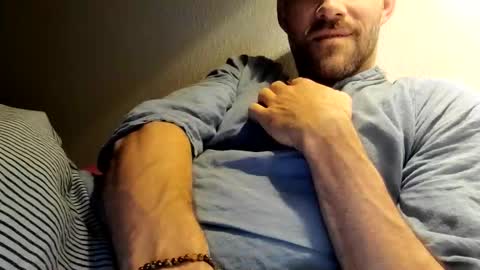 Snapshot of sensuasculine chatting on 11-10-25, 11:26 Matt online show from 11-10-25, 11:26