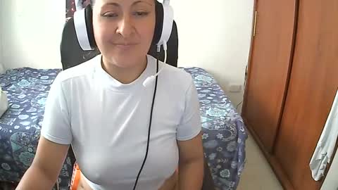 senthix  heyy promo en OnlyFans aprovecha 85 descuento online show from 02-21-25, 08:27