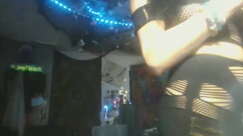 Snapshot of sequoia8888 chatting on 09-10-25, 05:51 sequoia8888 online show from 09-10-25, 05:51