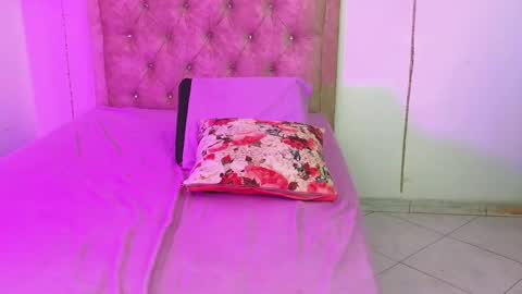 serafina_ online show from 01-13-25, 03:58