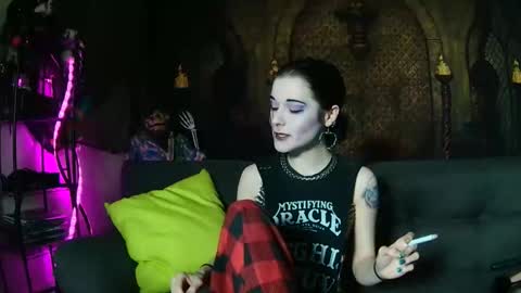 Seraphin Munster online show from 10-25-25, 10:04