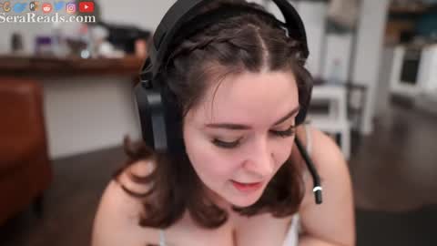 SeraReads online show from 04-19-26, 01:43