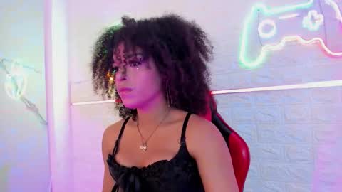 Snapshot of serena_fey chatting on 12-03-25, 12:03 Serena online show from 12-03-25, 12:03