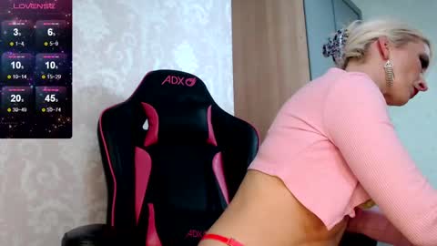 Snapshot of serenexxmilf chatting on 12-21-24, 10:40 serenexx  your MILF online show from 12-21-24, 10:40