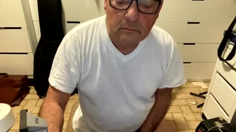 serge8413 online show from 12-02-24, 03:15