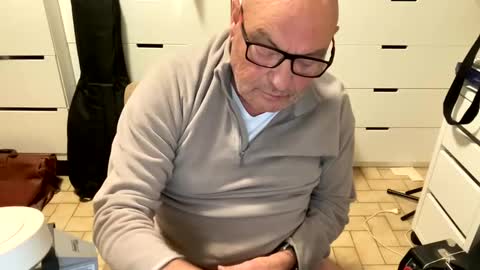 serge8413 online show from 12-04-24, 10:51