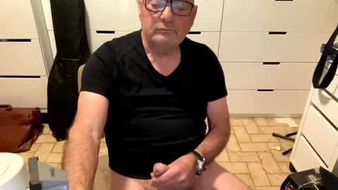 serge8413 online show from 12-11-24, 03:45