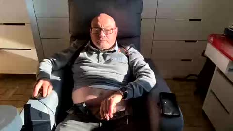 serge8413 online show from 12-30-24, 01:25