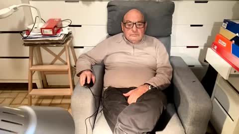 serge8413 online show from 01-04-25, 06:40